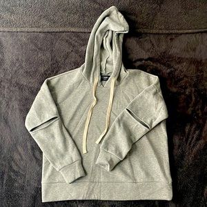 Kittenish gray crop top and shorts. Size small.